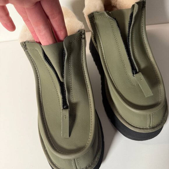 UGG Funkette Boot  W7 - Picture 6 of 6